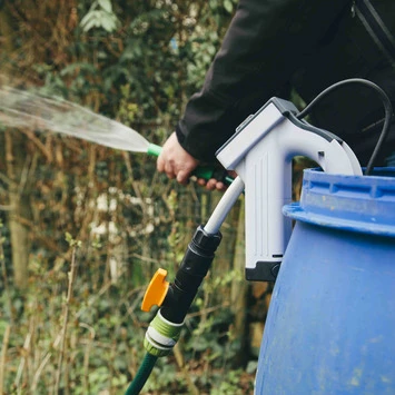 Batavia Accu Waterpomp 12V 2 Batavia Accu Waterpomp 12V - Afbeelding 2